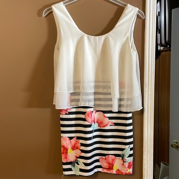 Ladies floral cocktail dress - Size LG - Picture 1 of 8